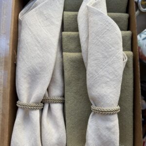 Linservietter bordbrikker 4 stk, rustikk oliven